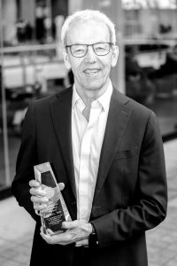 Dr. Jim Turk accepting award 